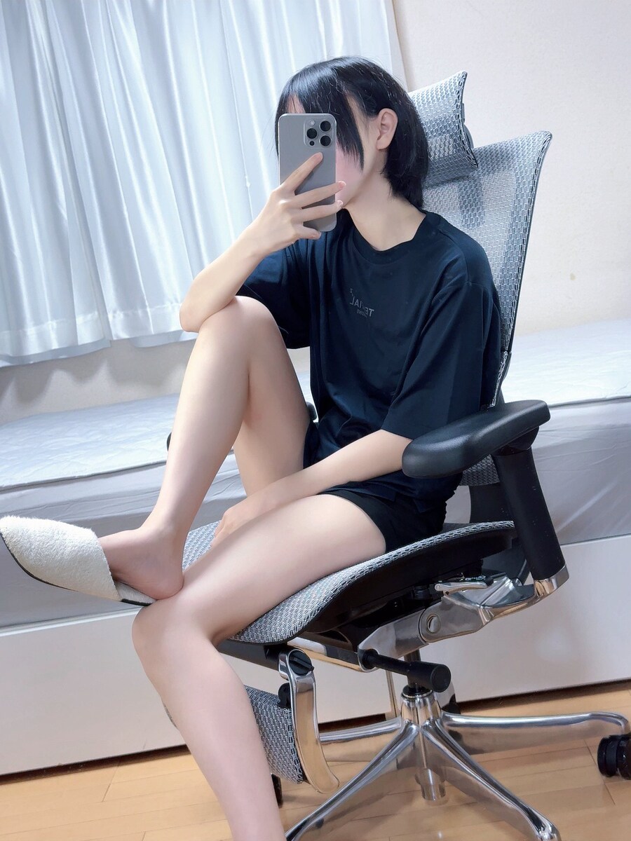 빌어먹을 왕찌찌 풍만함 빠는 새퀴들아_1.jpg