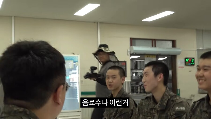 훈련병의 불만사항 들어주는 충주맨_6.png