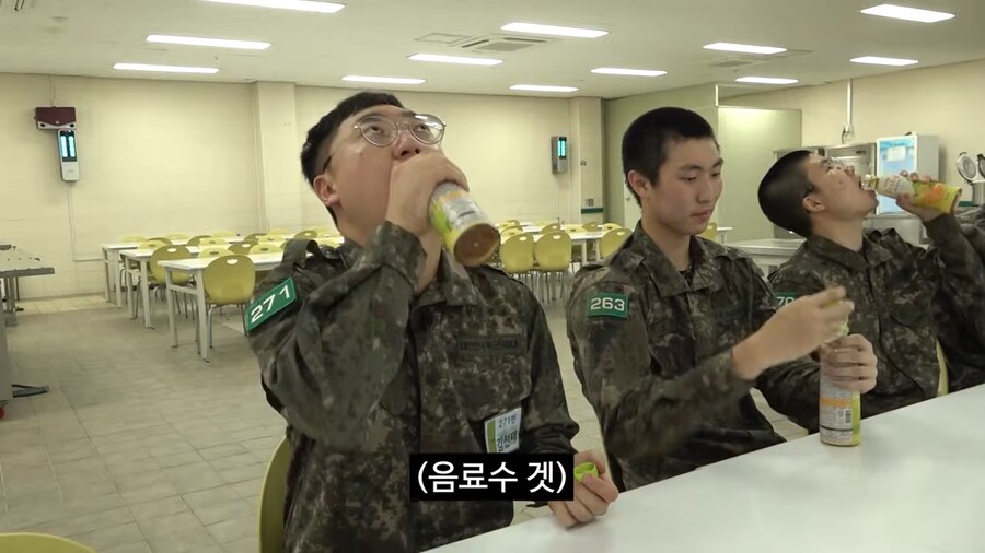훈련병의 불만사항 들어주는 충주맨_16.png