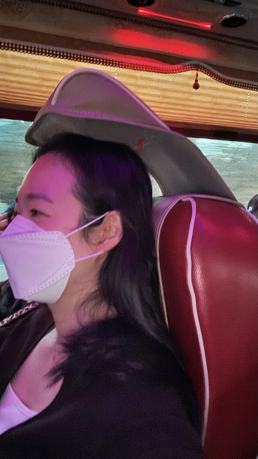 광역 버스 개불편한 의문의 목 받침대_2.png