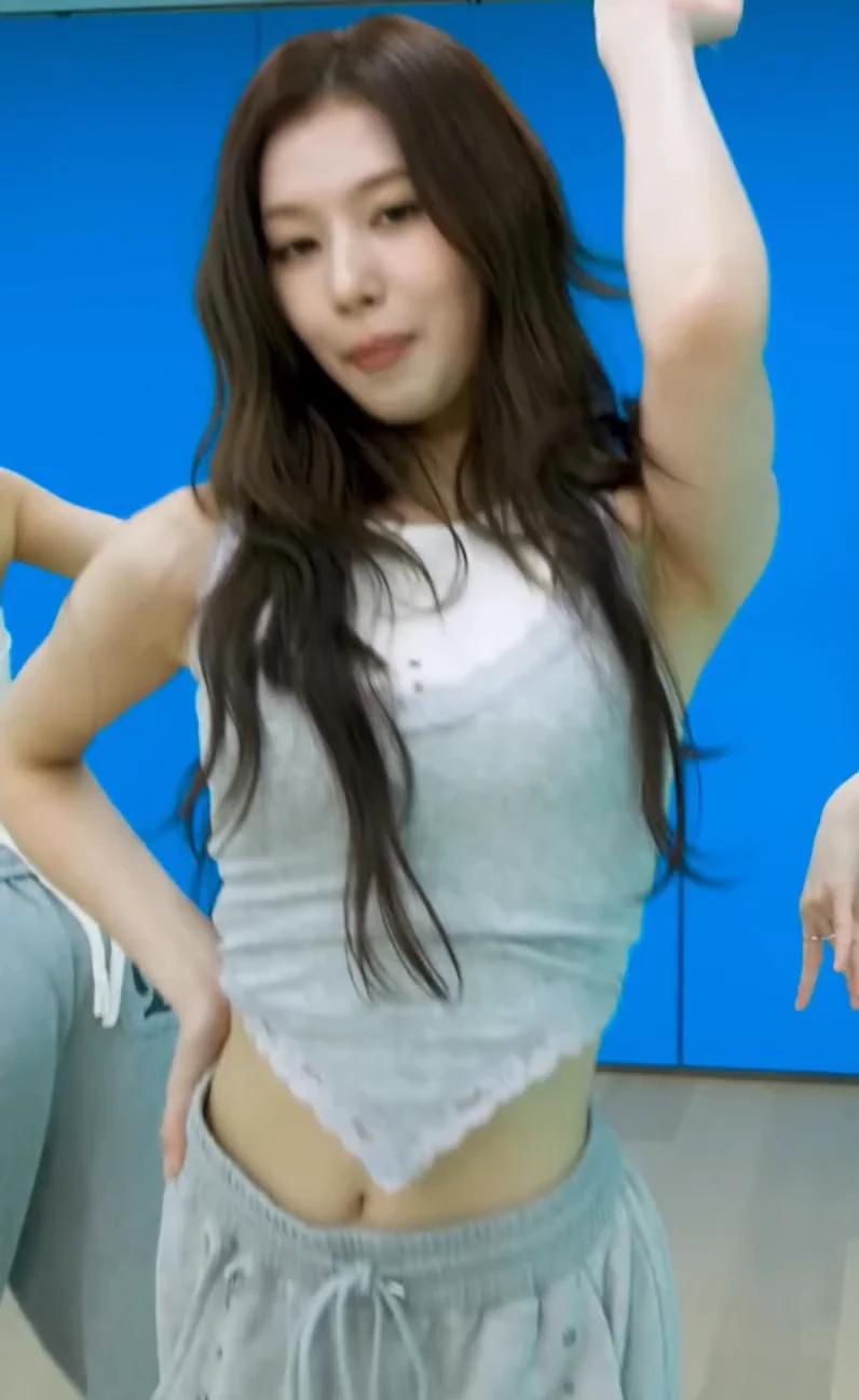 호불호 바지 색깔 gif_2.webp