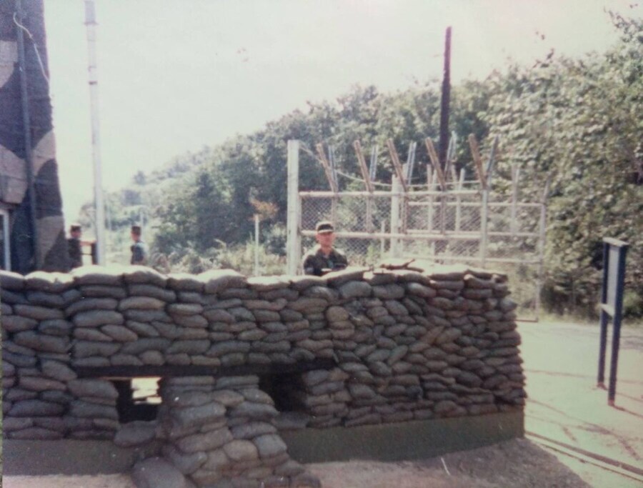 스압) 주한미군도 DMZ 수색 정찰 매복,GP 근무 투입되던 시절 사진들.jpg_20.jpg