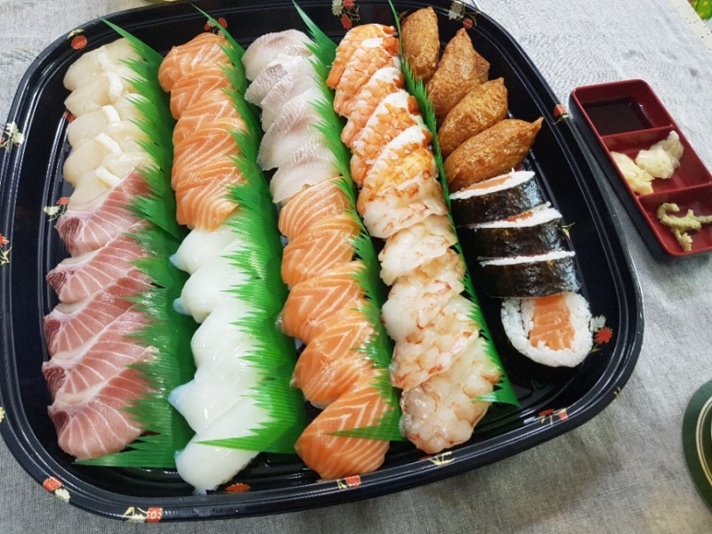 혼자 다먹으면 돼지인 초밥 세트_1.jpg