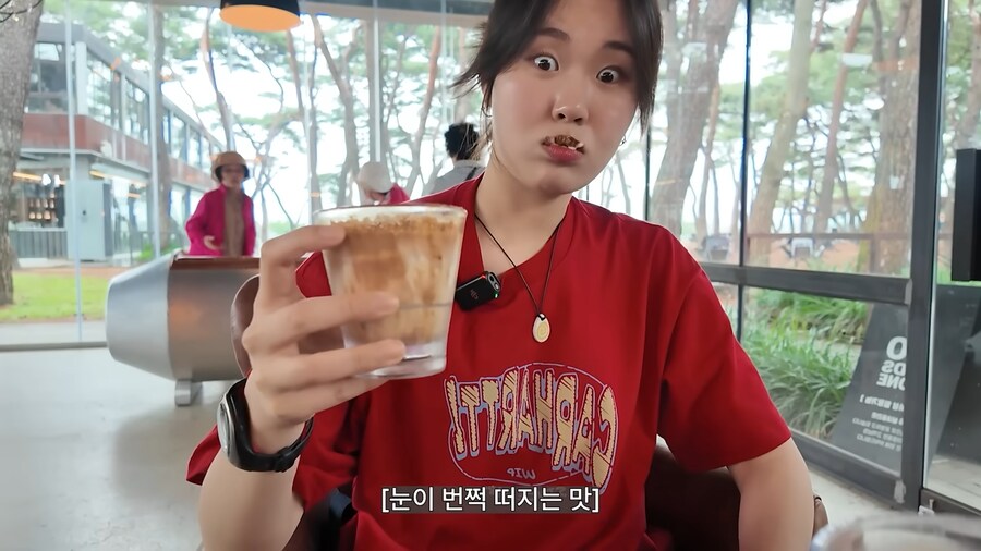 유튜브) k-홀란드가 한입만에 대처하는 방법_4.png