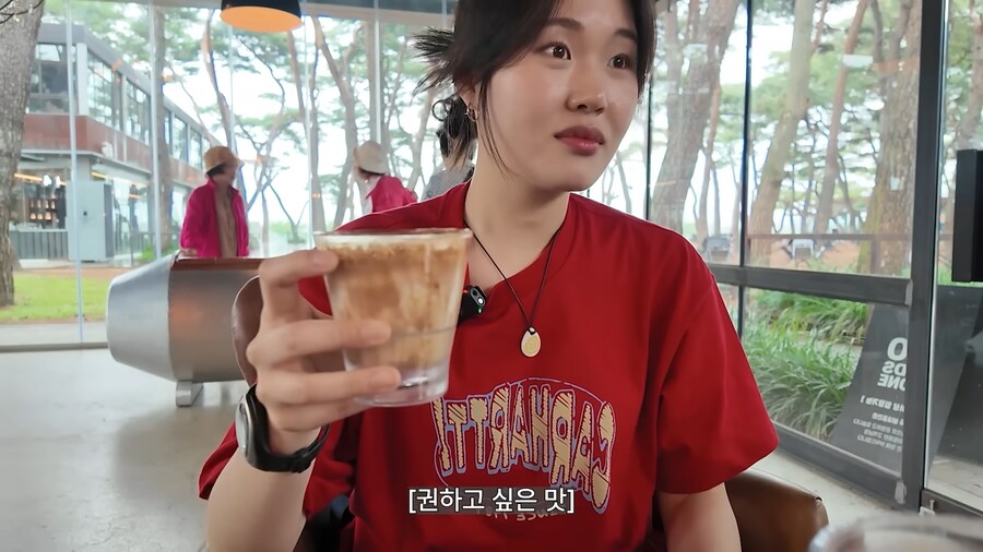 유튜브) k-홀란드가 한입만에 대처하는 방법_7.png