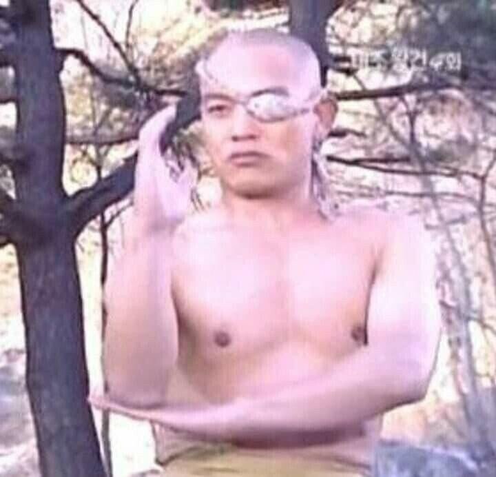 뒤조심) 아이즈원 가슴 노출 !?_1.jpg