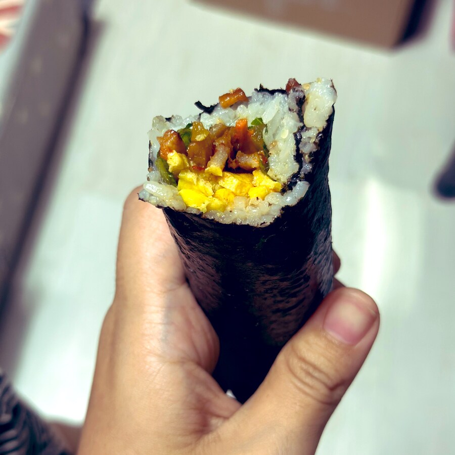 의외로 수요층 있다는 김밥 먹는법_1.jpg