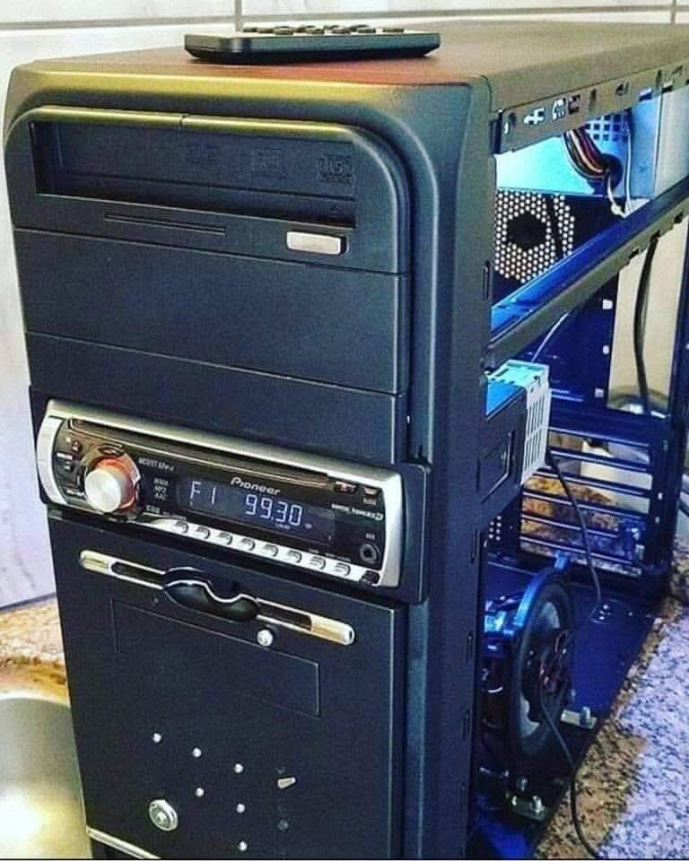 생각보다 꽤 힙하다는 조립식 컴퓨터 jpg_1.jpg