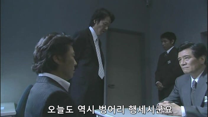 선량한 용의자를 취조하는 일본형사들_2.jpg