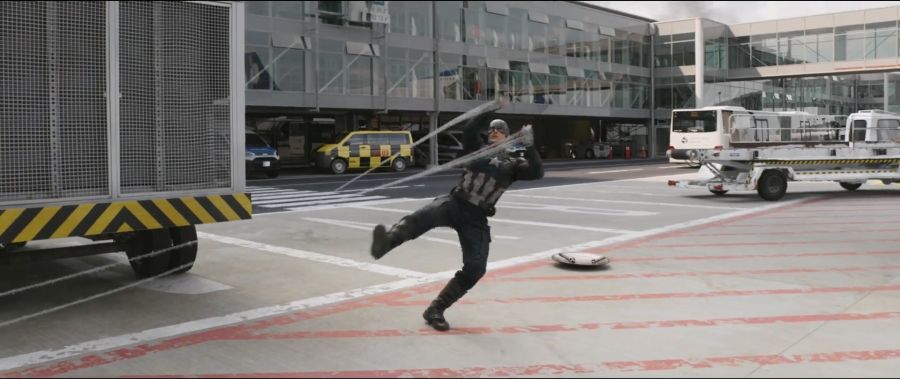 [MCU]캡틴 아메리카와 붙어서 자신감이 붙었던 스파이더맨_16.jpg