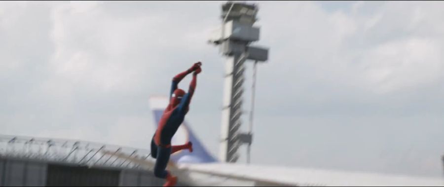 [MCU]캡틴 아메리카와 붙어서 자신감이 붙었던 스파이더맨_24.jpg