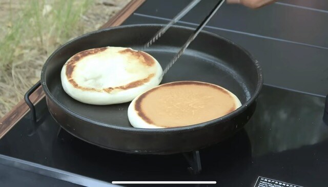 솔로캠핑하는 아저씨가 보여주는 한국 음식들.jpg_2.jpg