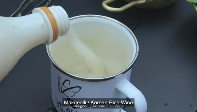 솔로캠핑하는 아저씨가 보여주는 한국 음식들.jpg_7.jpg