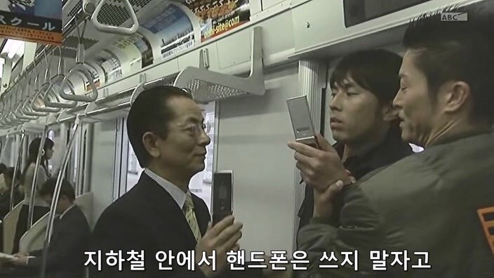 바이러스로 무장한 테러리스트를 붙잡은 주인공_8.jpg