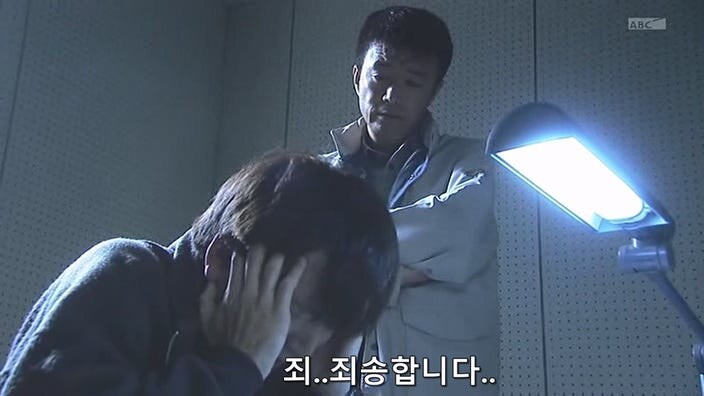 형사가 용의자를 때려죽였는데 은폐하는 경찰들_13.jpg