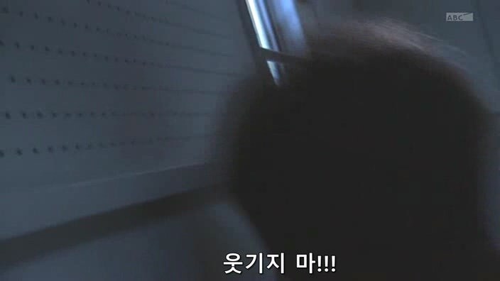 형사가 용의자를 때려죽였는데 은폐하는 경찰들_18.jpg