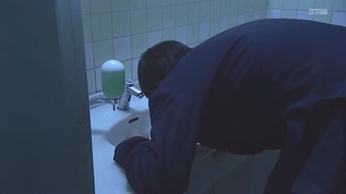 형사가 용의자를 때려죽였는데 은폐하는 경찰들_44.jpg