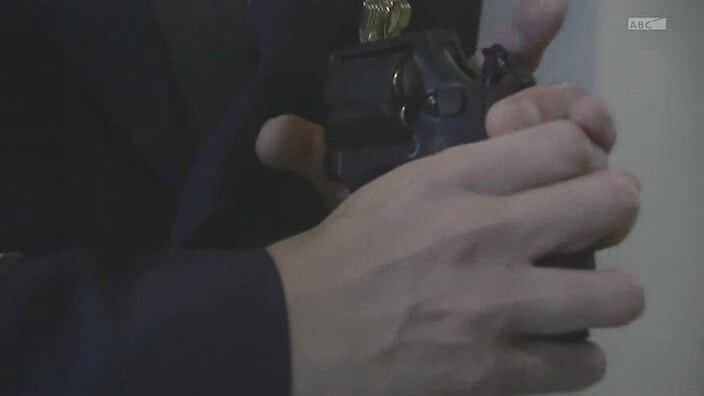 형사가 용의자를 때려죽였는데 은폐하는 경찰들_75.jpg
