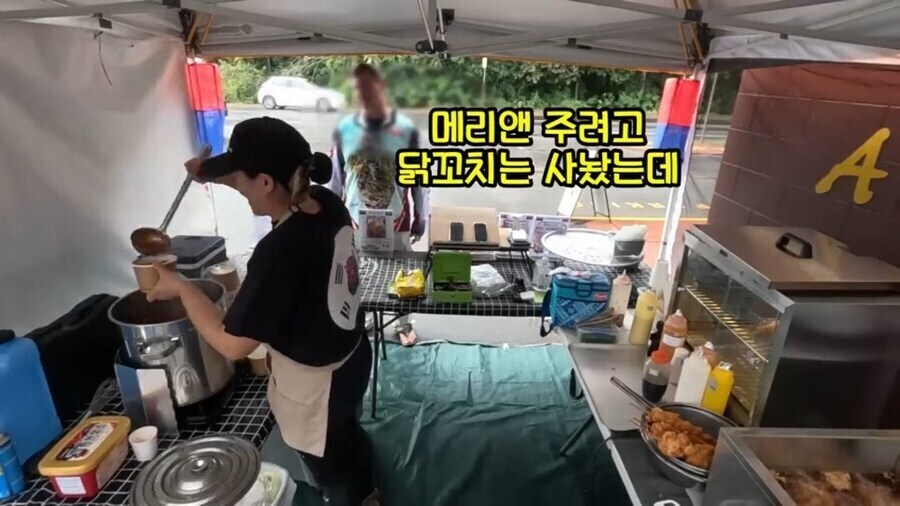 먹을거 사간 호주 아저씨가 한식 푸드트럭에 급하게 다시 온 이유_4.jpg