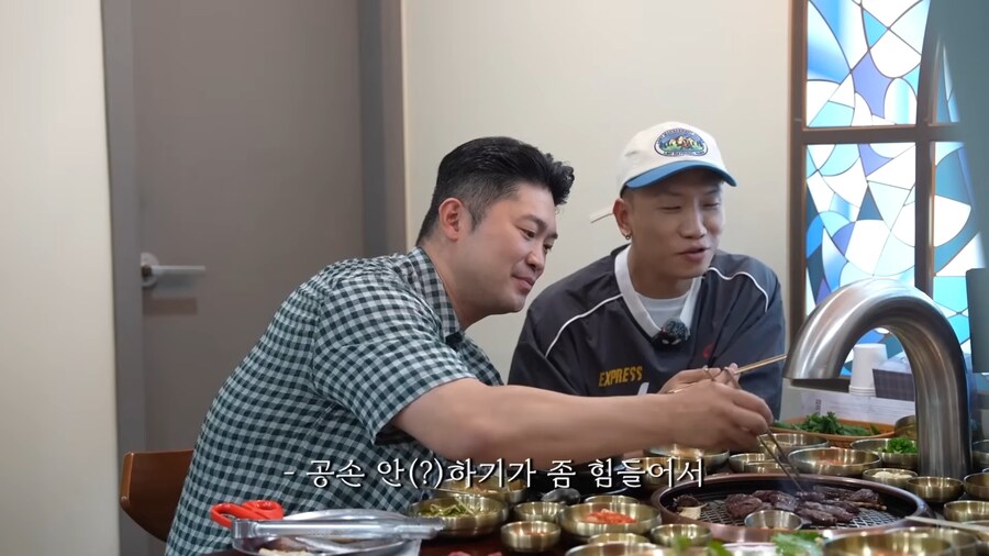 수상할 정도로 래퍼들의 공손한 인사를 받았던 데프콘_8.jpg