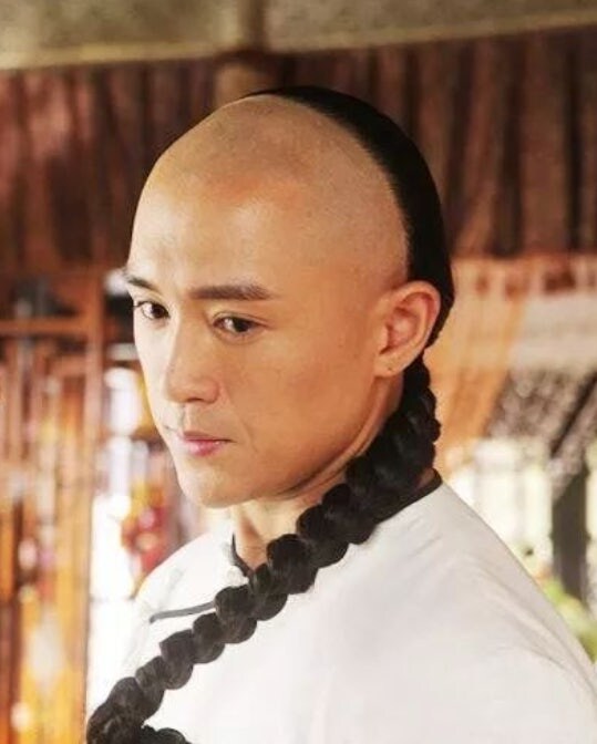 ???:후손들 드라마 찍으라고 이 머리 해야지 히히히_2.png