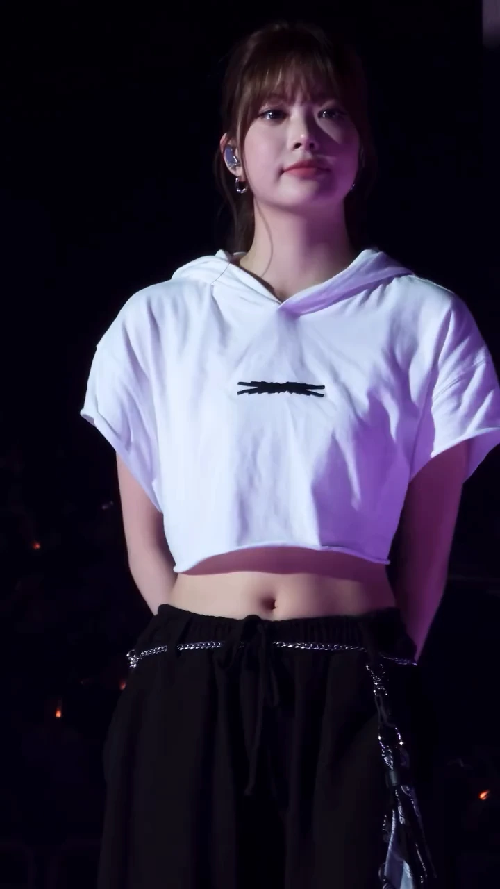 반도의 06년생 아이돌 gif_1.webp