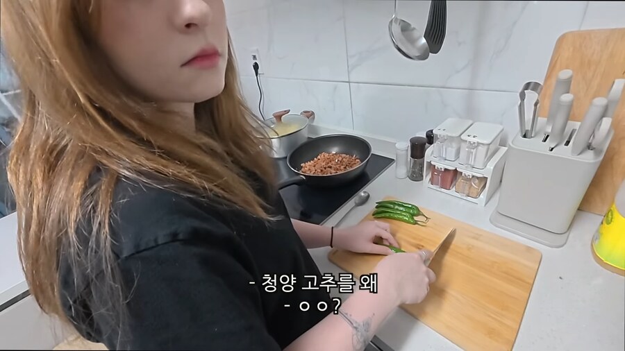 ???:야 누가 파스타에 청양고추를 넣어_2.png