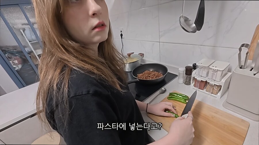 ???:야 누가 파스타에 청양고추를 넣어_4.png