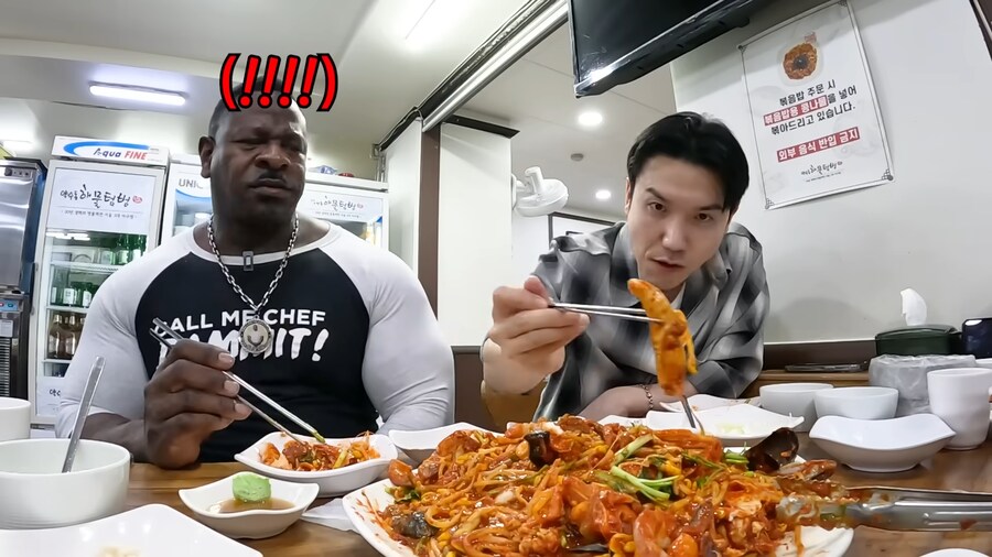 스스로 불러온 친절에 짓눌린 백악관 셰프_1.png