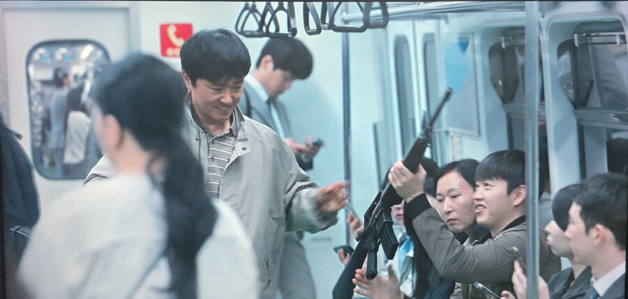 넷플릭스)트리거 현실성이 좀 부족한 듯?_1.jpg