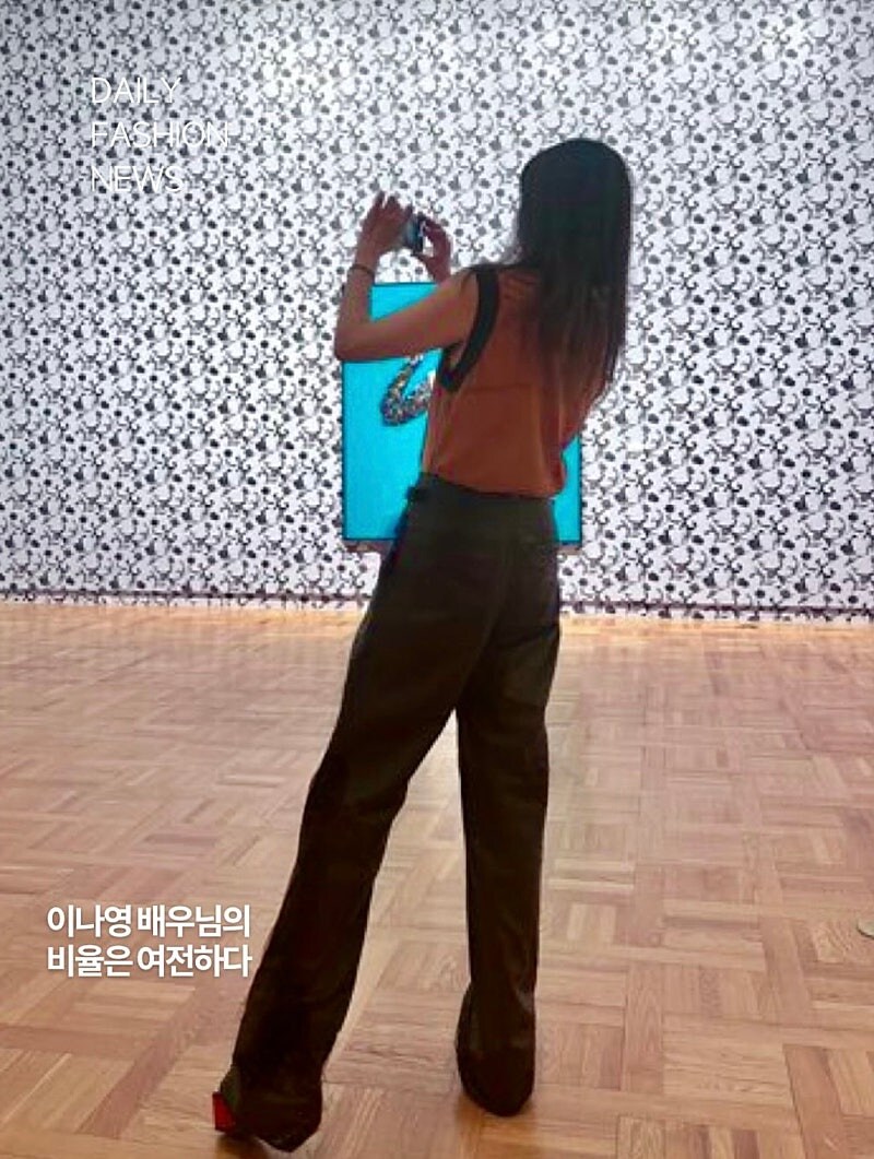 10년만에 공개된 원빈, 이나영 부부 외출샷 ㄷㄷㄷ;,_2.jpg
