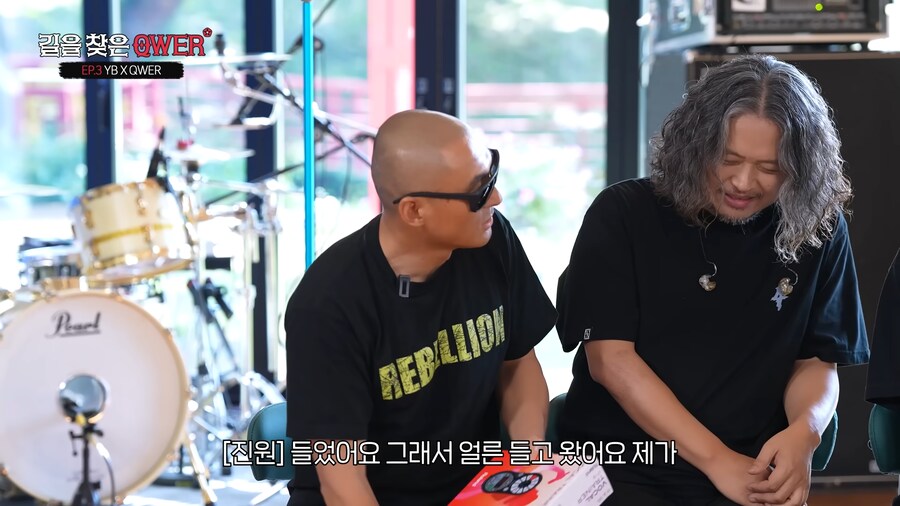 밴드 후배들에게 선물하는 YB밴드 드러머_16.png