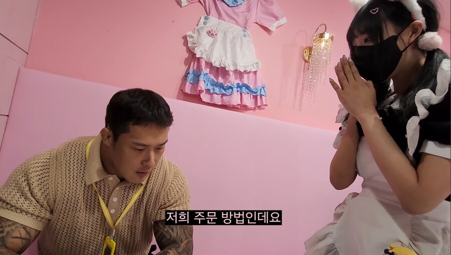 메이드카페에 가서 현타온 보디빌더..._2.jpg