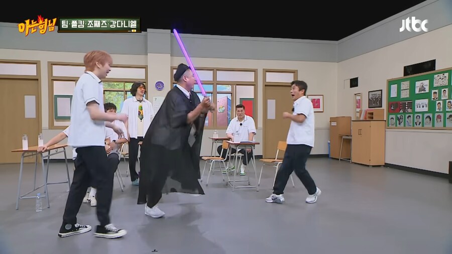 오 그 광선검으로 나 한번 베어봐봐_9.png