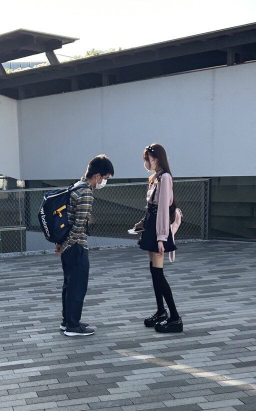 도대체 무슨 상황인지 잘 모르겠지만 뭔가 뒤가 흥미진진한 광경_1.jpg