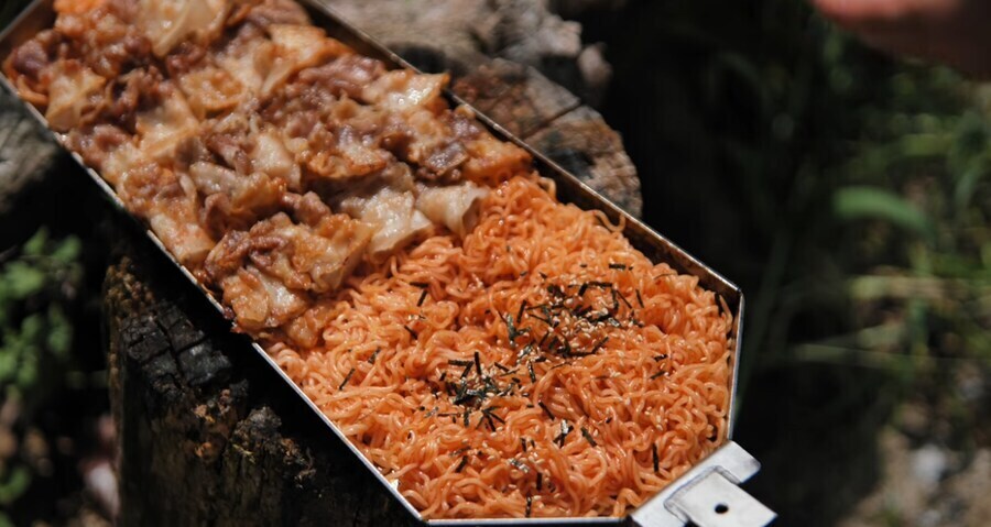 삼겹살과 비빔면이 만났다_1.jpg