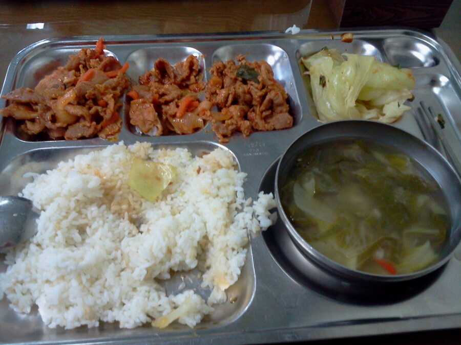 어떤 외국인의 연출 없는 한국 교직원 식당 밥_3.jpg