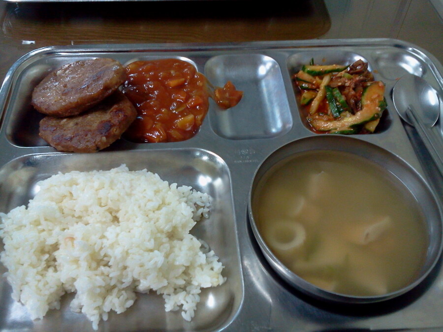 어떤 외국인의 연출 없는 한국 교직원 식당 밥_9.jpg