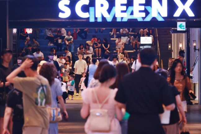결국 푯값 문제였나…극장가 소비 쿠폰에 주말 관객 15%↑‘쑥’ [줌인]_1.jpg