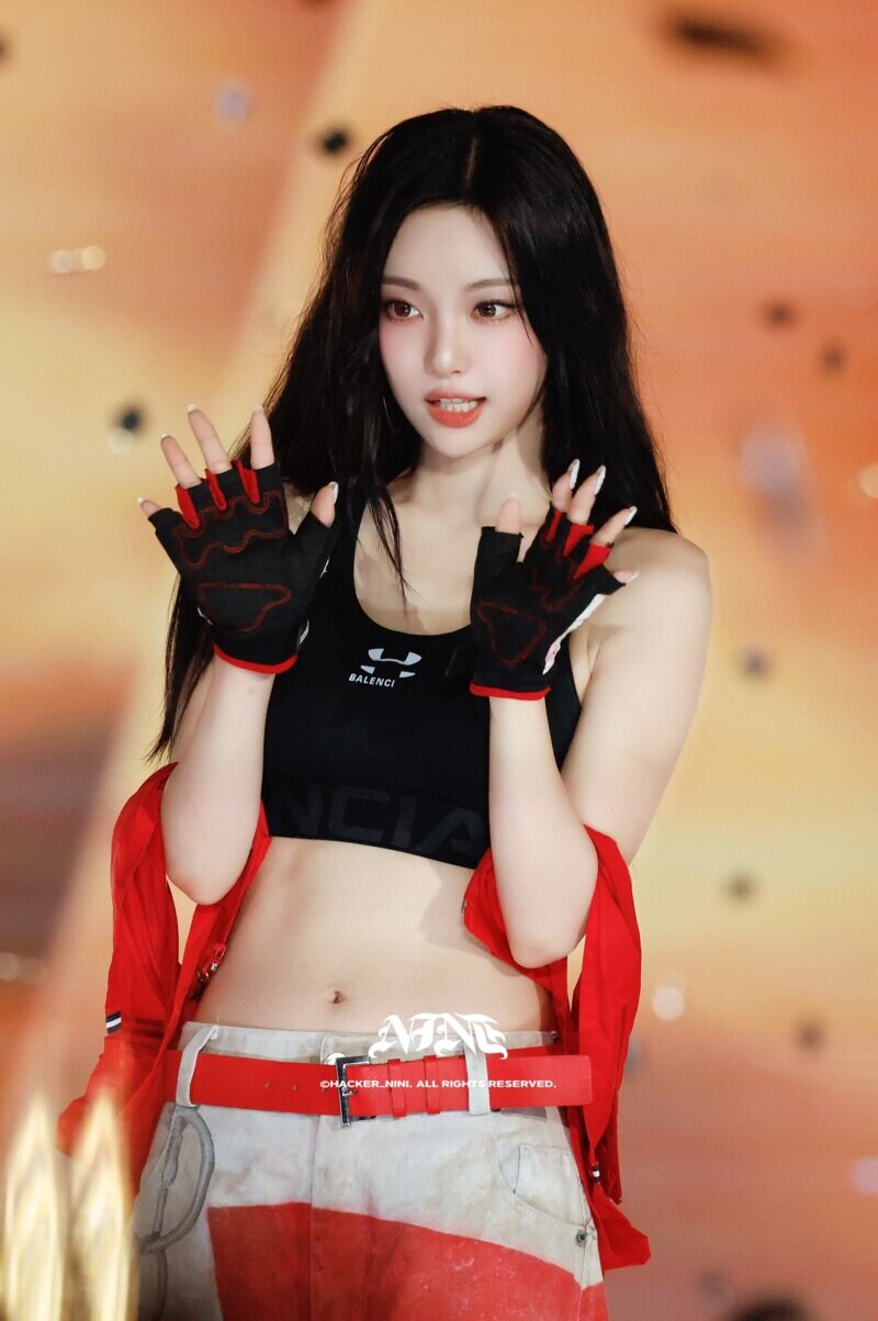 에스파 닝닝 7월 6일 음악중심 무대 직찍_2.jpg