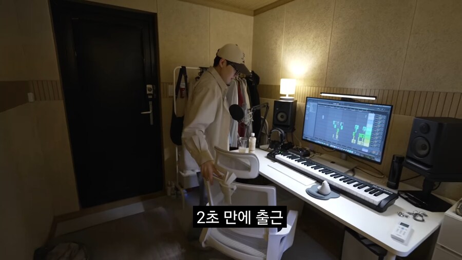 2평에 사는 극단적 미니멀리스트_10.jpg