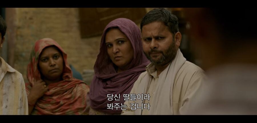 우리 애가 당신네 애들한테 맞고 왔다구요!!_16.jpg
