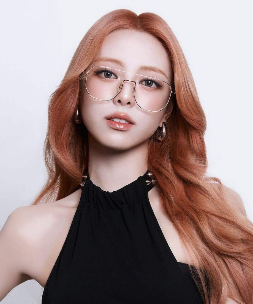 안경 모델 유나_2.jpg