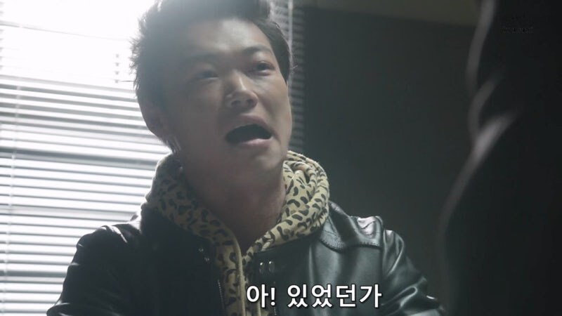 노숙자 사냥했다는 사실을 자랑스럽게 자수하러 온 미치광이_29.jpg