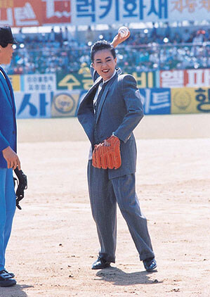 과거 프로야구 시구 모음_7.jpg
