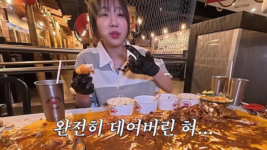 호주에서 음식 잔뜩 시키고 남긴 쯔양_7.png