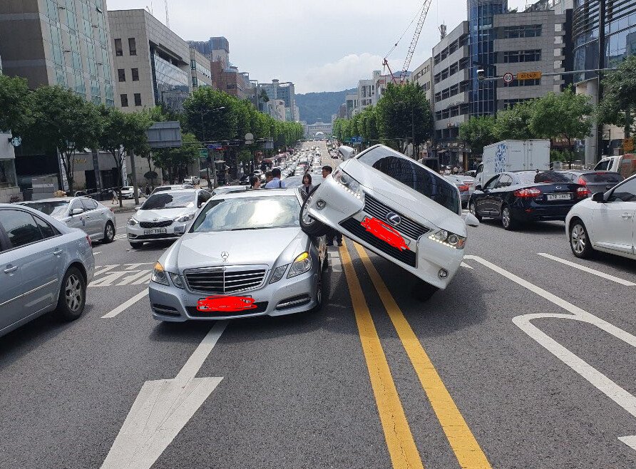 보험사 직원 : 아니 그러니까 어떻게 하신거냐구요.jpg_1.jpg