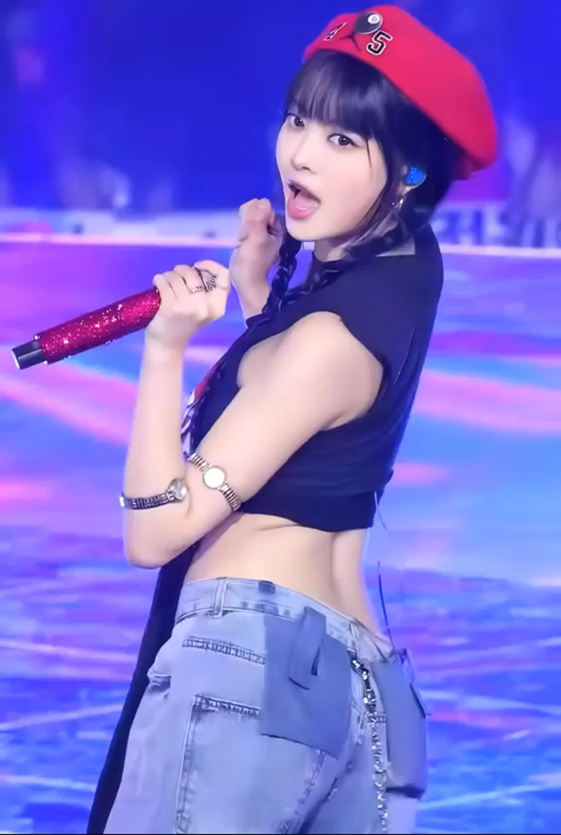 호불호 갈리는 허리 gif_1.webp