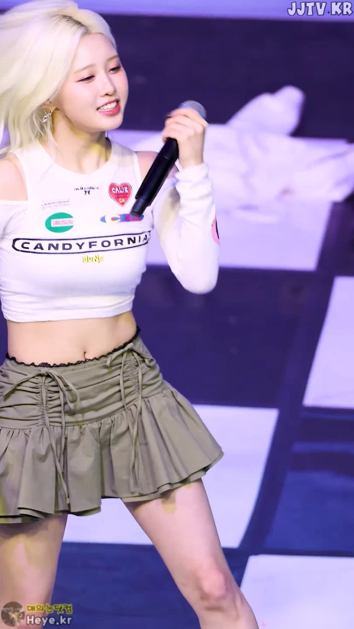 호불호 갈린다는 복근 gif_1.webp