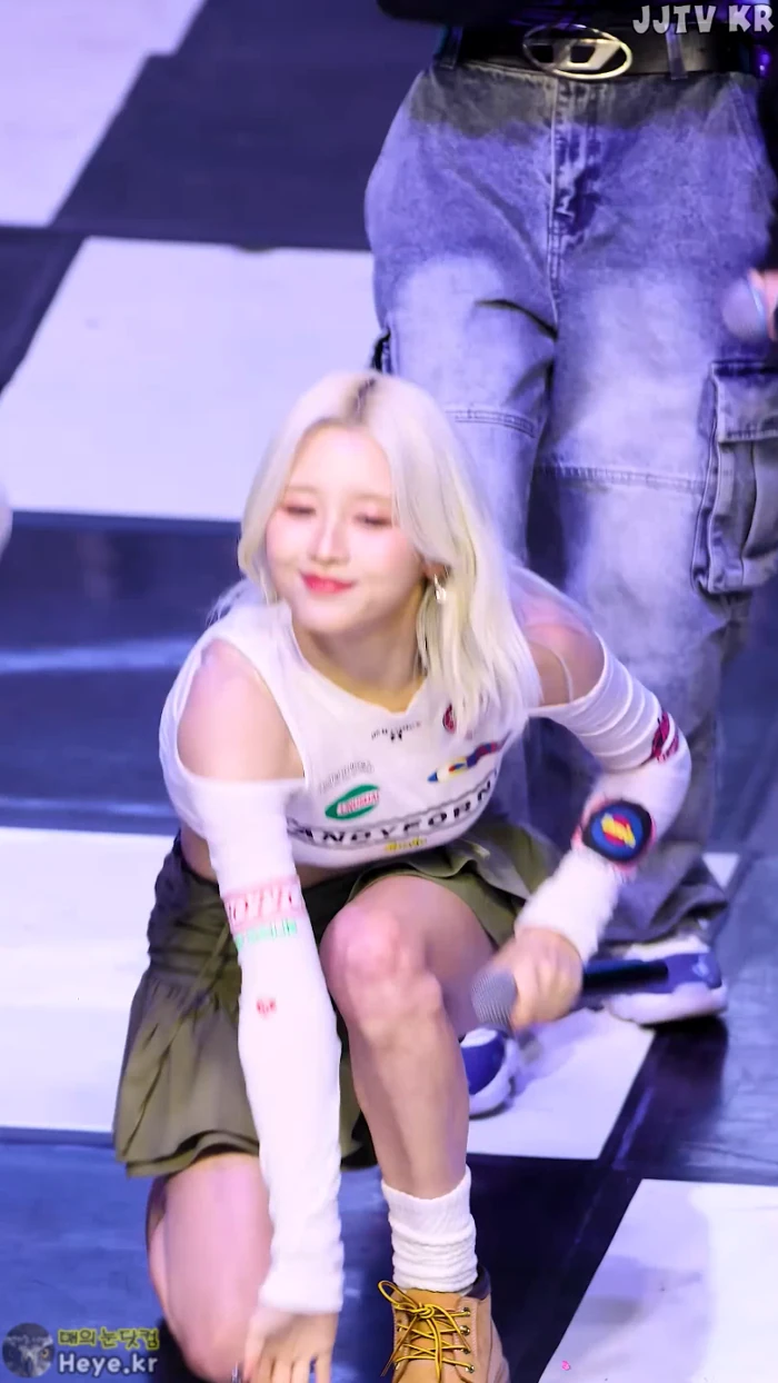 호불호 갈린다는 복근 gif_2.webp